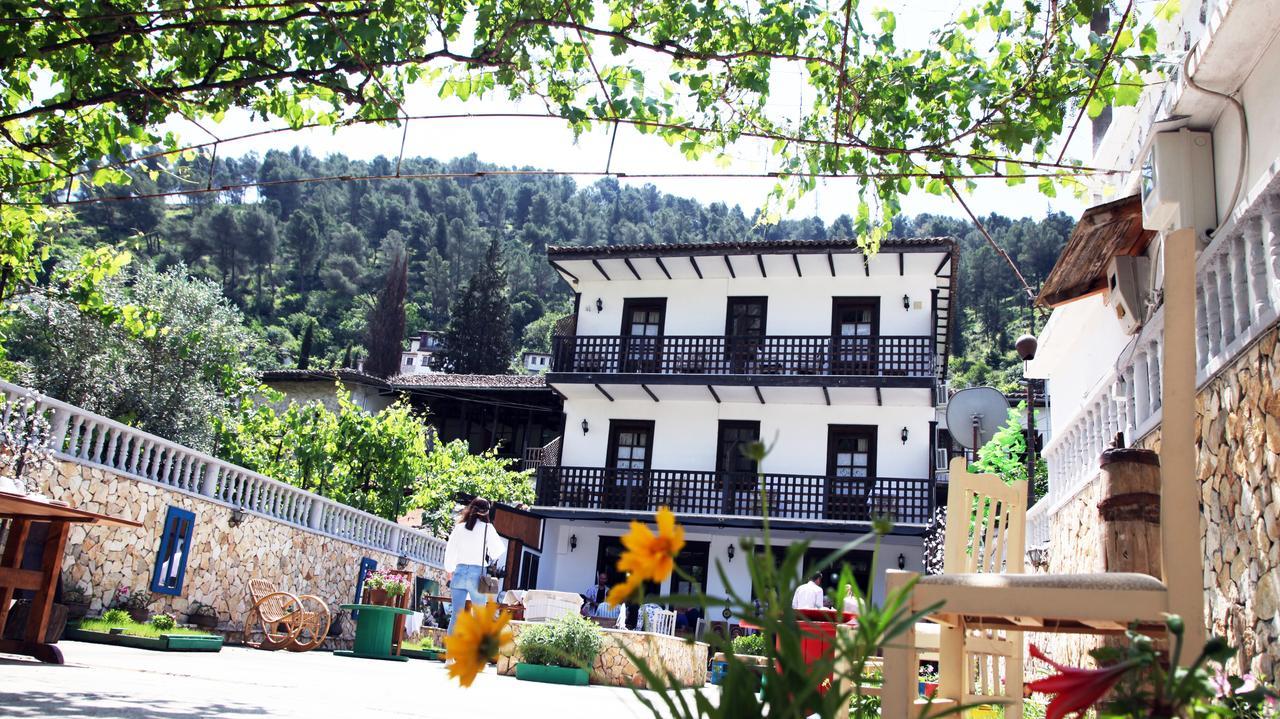 Maya Hostel Berat Luaran gambar